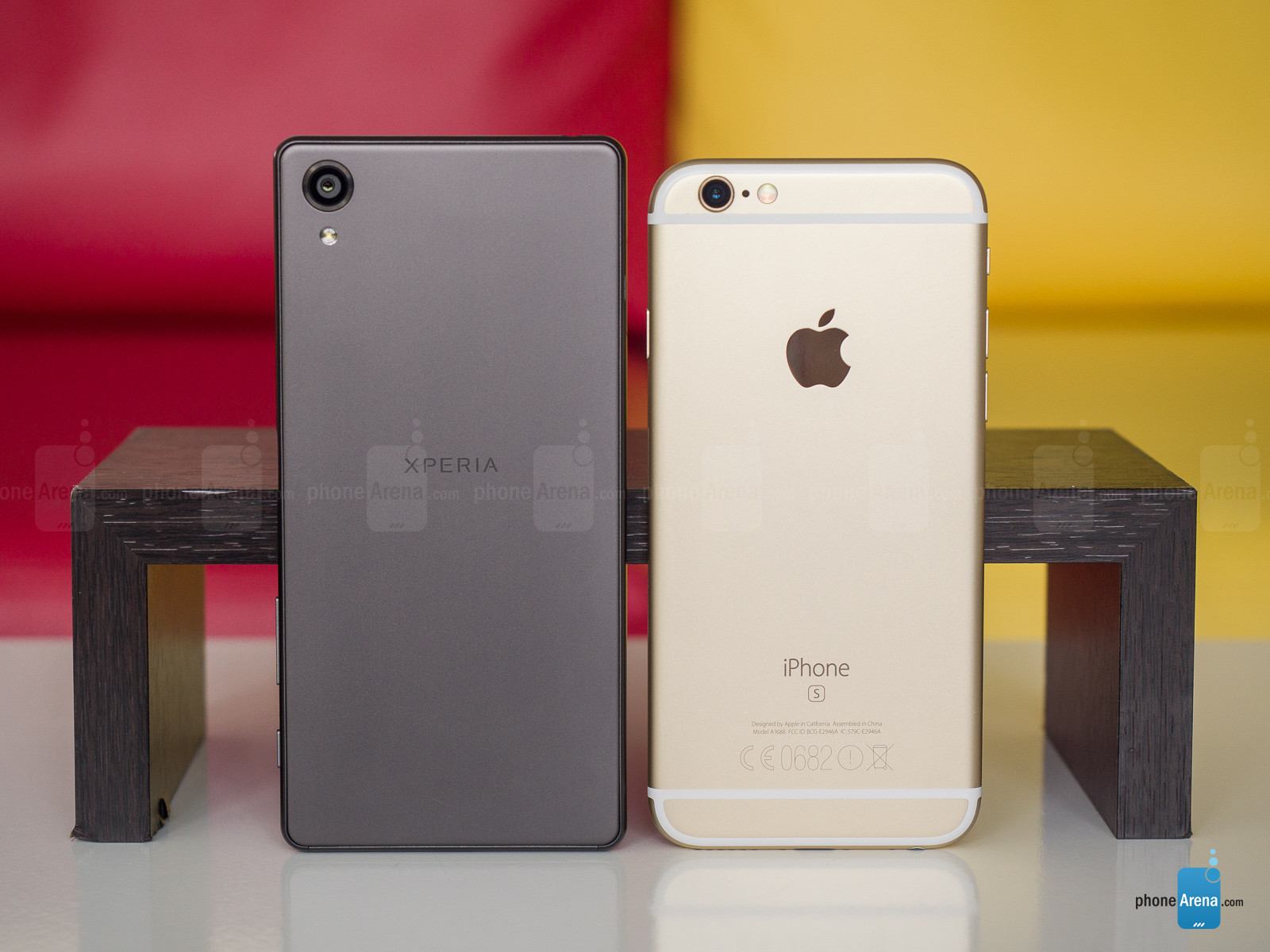 Sony-Xperia-X-vs-Apple-iPhone-6s-002