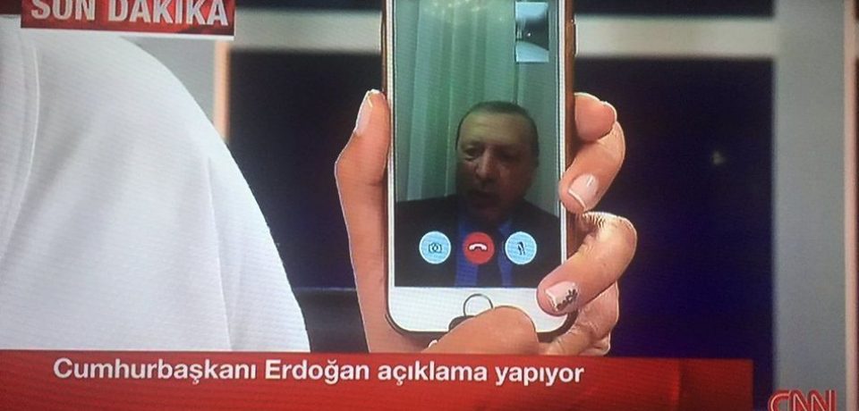 تکنولوژی در قلب سیاست؛ وقتی Facetime مانع کودتا در ترکیه می شود